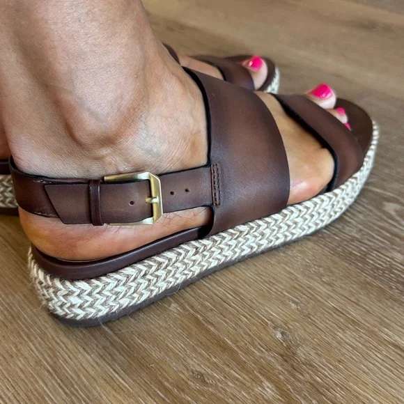 Naturalizer brown leather wedge sandal. Size 8.5. Excellent condition! - Picture 7 of 7